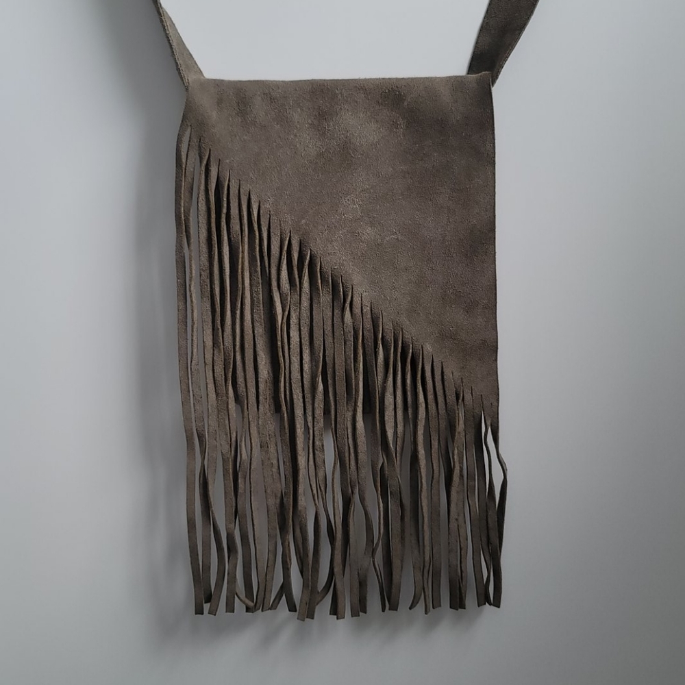 Lulu's gray fringe purse